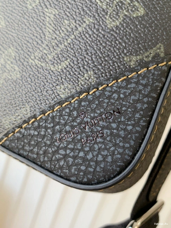 TRIO VUITTON MESSENGER LOUIS 0121